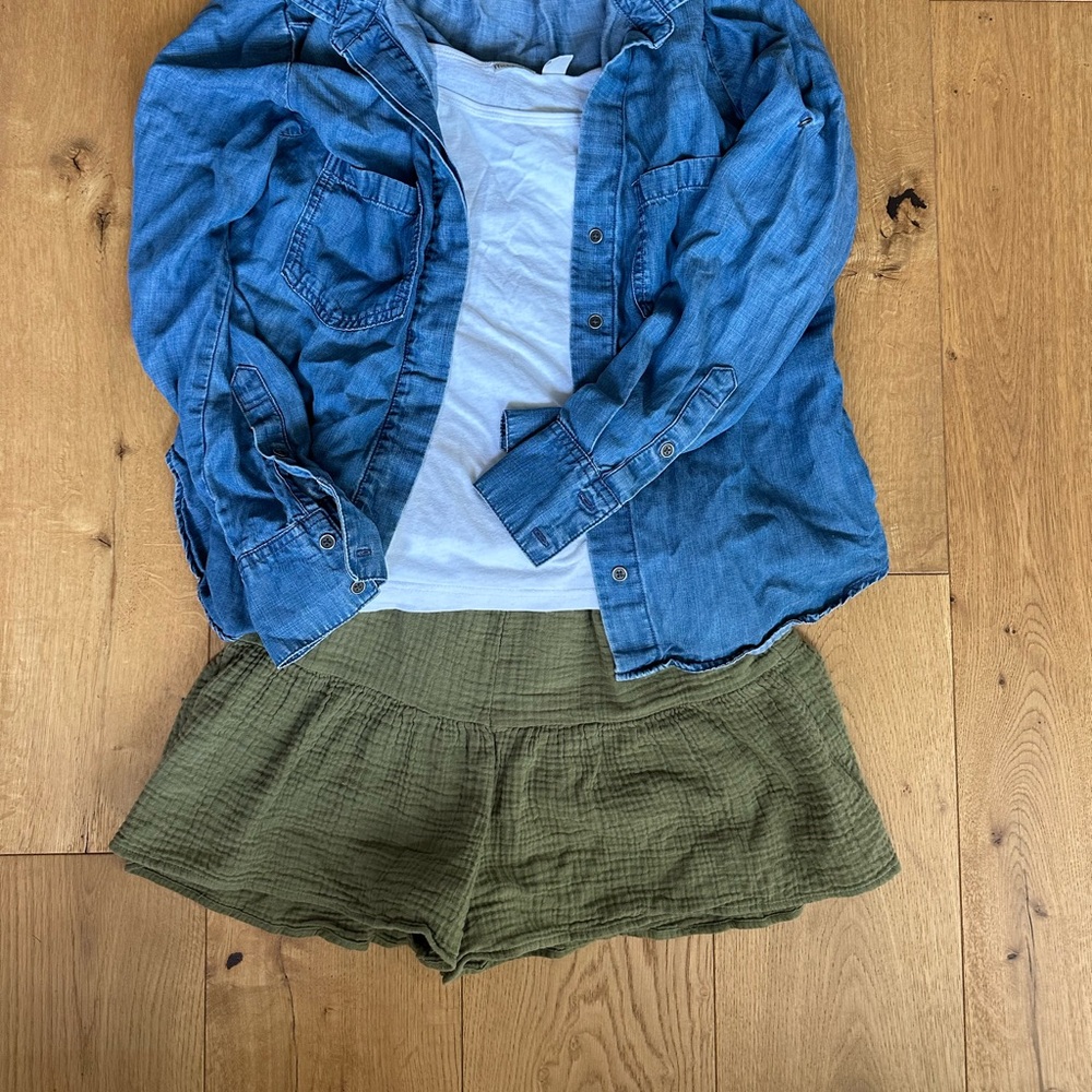 Serenette Green Shorts